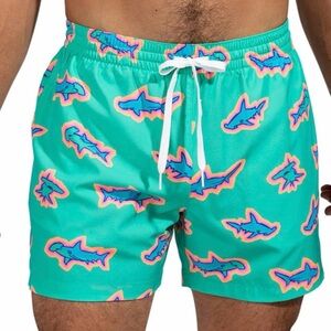 Chubbies The Shark Sides 5.5" Inseam Classic Swim Trunk Mens Size XXL $69.50